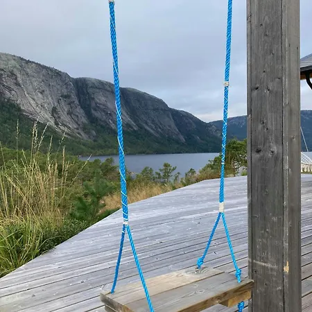 Modern With Panoramic Views Near Gautefall Vakantiehuis *