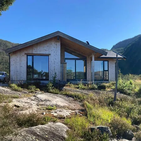 Casa de Férias Modern With Panoramic Views Near Gautefall *