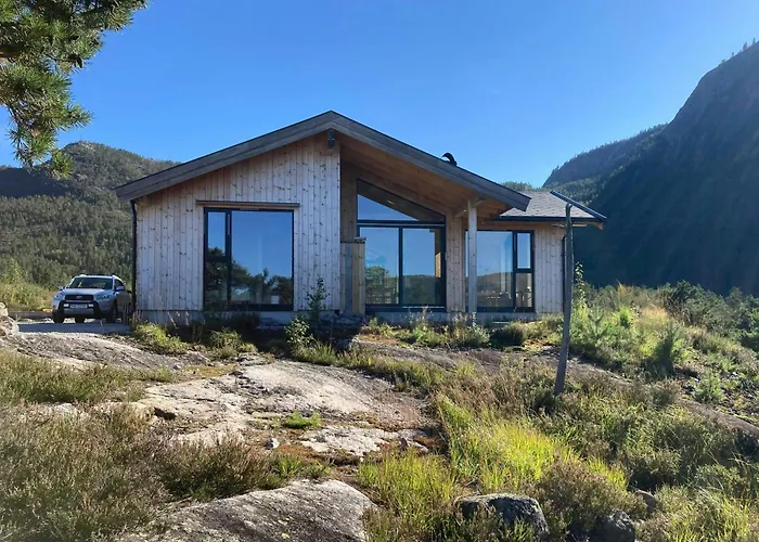 Casa de Férias Modern With Panoramic Views Near Gautefall *