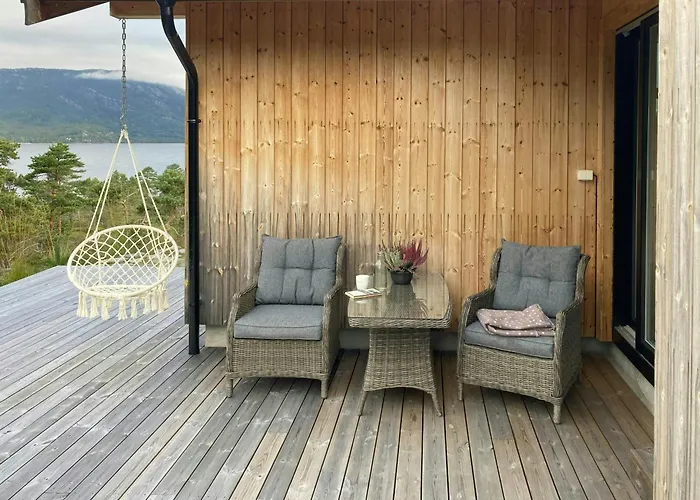 Modern With Panoramic Views Near Gautefall