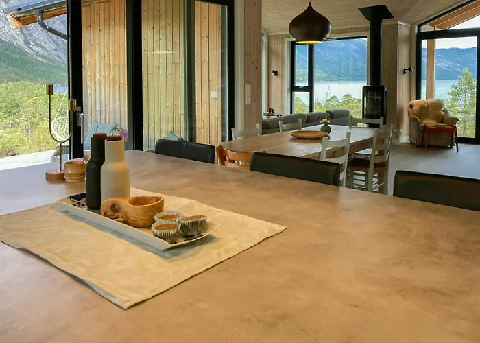 Modern With Panoramic Views Near Gautefall Casa de Férias *